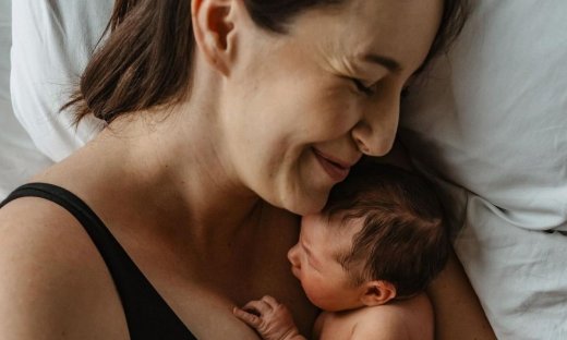 «Μπορεί να κόβεται ο ομφάλιος λώρος, αλλά ο δεσμός παραμένει άρρηκτος»