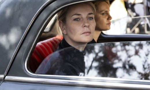 Στο Προξενιό της Ιουλίας έχουμε νέο παράνομο ζευγάρι