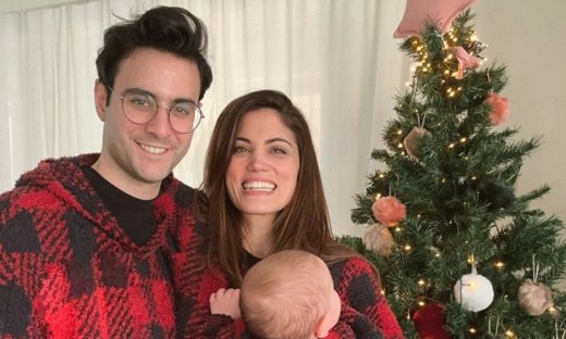 O Ίαν Στρατής κάνει ασκήσεις φωνητικής και μια ειλικρινή παραδοχή για την κόρη του