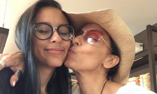 Η κόρη της Ματθίλδης Μαγγίρα έκανε άφρο τα μαλλιά της θυμίζοντας την Τάμτα