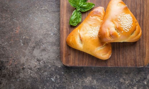 Συνταγή για αφράτα τυροπιτάκια κουρού