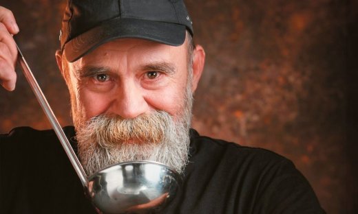 Γνωστή τραγουδίστρια για Πολυχρονόπουλο– «Ήταν πάντα κυριλέ, καλοπληρωτής και έκανε λουλούδια»