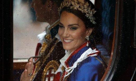 Η «τρομακτική» στιγμή της Kate Middleton λίγες ώρες πριν φύγει από το νοσοκομείο μπροστά στο πλήθος