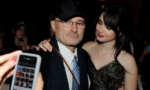 H Lily Collins ευχήθηκε στον μπαμπά της με τον πιο γλυκό τρόπο