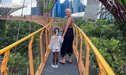 Χριστίνα Κοντοβά: Eπισκέφτηκε με την κόρη της καταφύγιο αδέσποτων ζώων