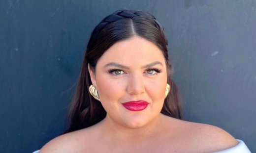 Η Δανάη Μπάρκα βρήκε το αξεσουάρ για τέλεια μαλλιά σε δευτερόλεπτα