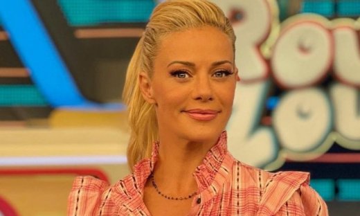 Η Ζέτα Μακρυπούλια υιοθέτησε την πιο αμφιλεγόμενη τάση- Να τί φόρεσε