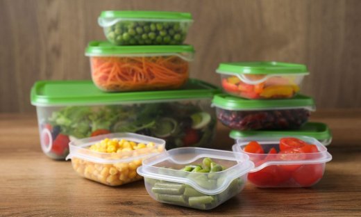 Τρόφιμα που δεν πρέπει να βάζετε σε πλαστικό τάπερ