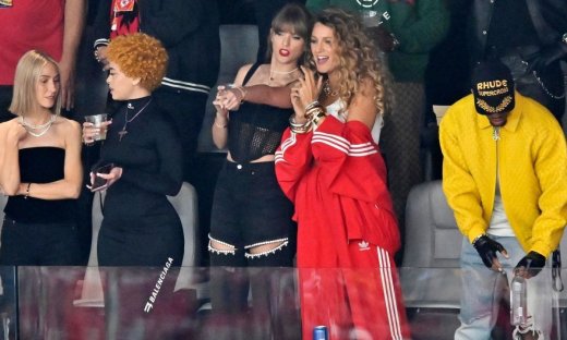 Οι φόρμες της Lively κόστισαν 5000 ευρώ: Όλοι μιλούν για το σώμα της