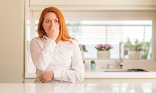 Το απλό τρικ για να μη μυρίζει ο νεροχύτης της κουζίνας