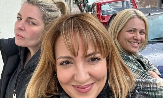 Έλσα, Δώρα, Ρεγγίνα 17 χρόνια μετά τη Βέρα Στο Δεξί- Τα σχόλια στην αμακιγιάριστη φωτό και η απουσία