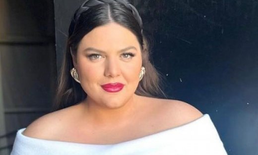 «Πάμε Δανάη»! Στα λευκά η Μπάρκα και αυτό είναι το look που λάτρεψαν όλες οι γυναίκες