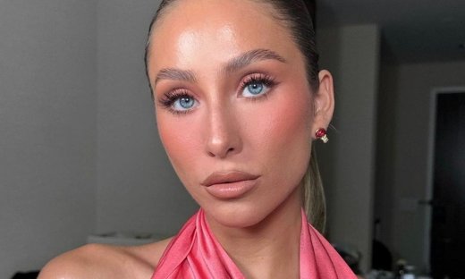 Πώς θα δείχνεις νεότερη με ένα μόνο ρουζ