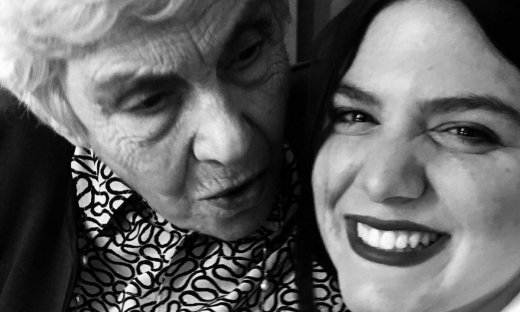 4 χρόνια χωρίς την Κική Δημουλά & η Δανάη Μπάρκα δεν ξεχνάει την ποιήτρια που λάτρεψε σαν γιαγιά της