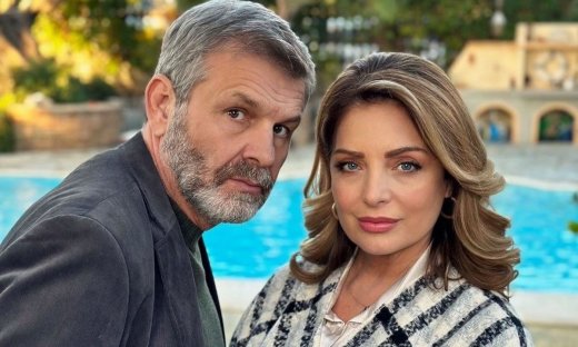 Ο συγκινητικός γάμος της Άντζελας Γκερέκου στη Γη της ελιάς και οι 2 παράλληλες τραγωδίες