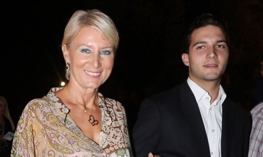 Απλή αλλά εκθαμβωτική η Νατάσα Παζαϊτη στην πιο πρόσφατη έξοδο και βρήκαμε και άλλα iconic looks της