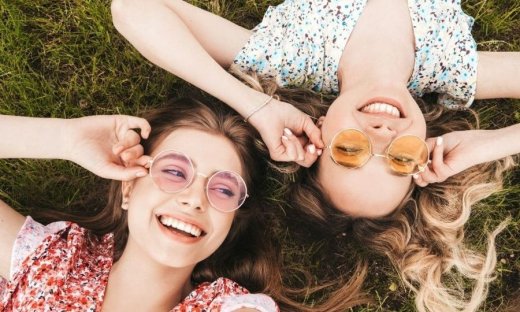 Από τους Baby Boomers μέχρι τους Gen Zers: Πώς το ούζο κερδίζει μέχρι σήμερα τους ουρανίσκους μας