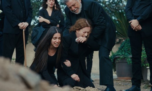 Η Γη της Ελιάς: Ο θρήνος για τον Φίλιππο συνεχίστηκε και οι τηλεθεατές θέλουν... κι άλλο!