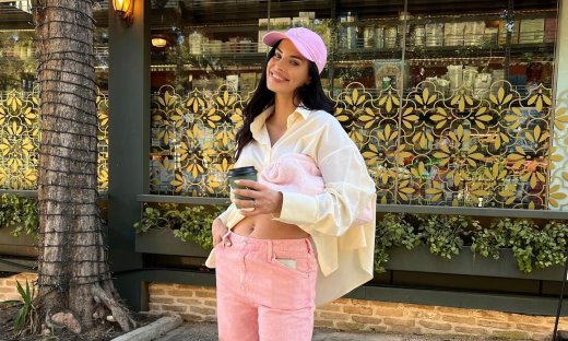 Χριστίνα Μπόμπα: Φόρεσε το στέμμα της & ζωγράφισε με τις κόρες της - Έτσι περνά τα πρωινά της!