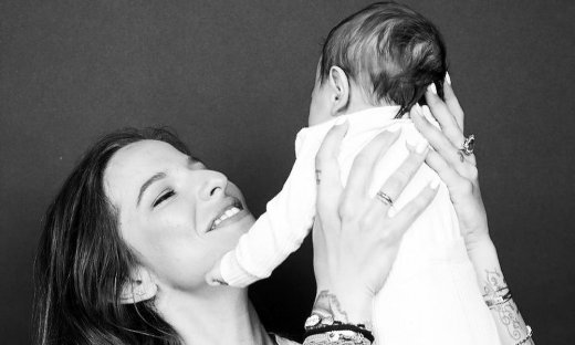 Εριέττα Κούρκουλου: Η μακροσκελής ανάρτηση-αφιέρωση σε όλες τις γυναίκες που αγάπησαν ένα παιδί