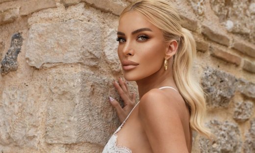 Καινούργιου: Η μόνη που είναι ίδια είναι η Μενεγάκη, ούτε εγώ είμαι ίδια! Στα 18 ήμουν άλλη...