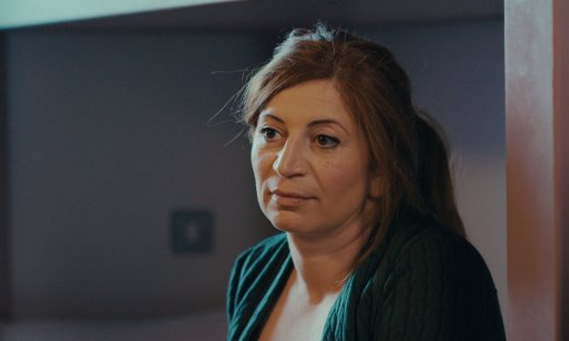 Η Γη της Ελιάς: Η Κούλα δίνει τα χρήματα στον παππού & δεν φαντάζεται τι την περιμένει