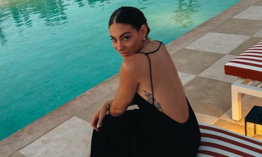 Βαλαβάνη: Οι διακοπές στα Κύθηρα και η φωτογραφία που ανέβασε με τον σύντροφό της, Γρηγόρη Μόργκαν