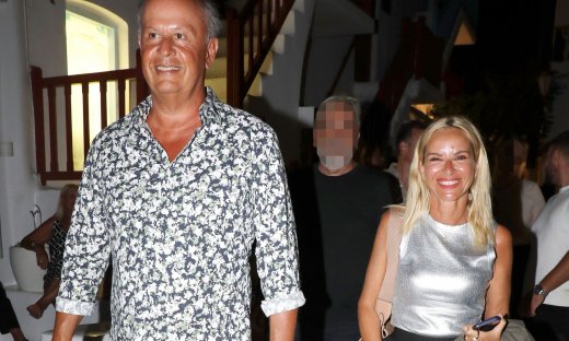 Μαρία Μπεκατώρου: Βόλτα στη Μύκονο με τον σύζυγό της, Αντώνη Αλεβιζόπουλο