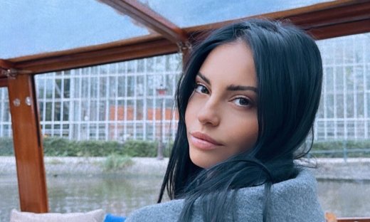 Δήμητρα Αλεξανδράκη: «Ο Θεός με έκανε υπέροχη αλλά ξέχασε να με κάνει πλούσια»