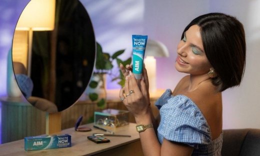 Colorful Beauty: Πώς λίγο χρώμα και ένα λαμπερό χαμόγελο θα δώσουν φρεσκάδα στην όψη σου