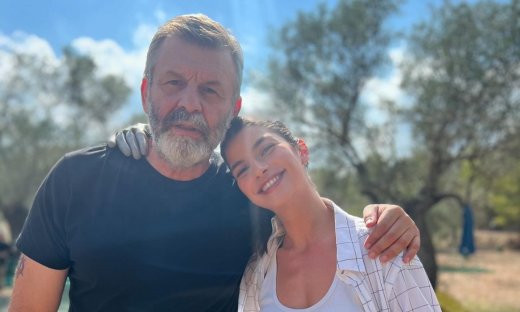 Γη της Ελιάς – Ντέσκα: Νιώθω πολύ τυχερή που έχω την τιμή να συνεργάζομαι με αυτούς τους ανθρώπους