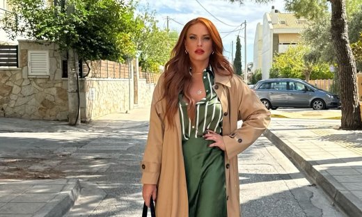 Η Σίσσυ Χρηστίδου μπήκε στην κουζίνα & απέδειξε ότι... το 'χει με τη μαγειρική! Και είχε & βοηθό!