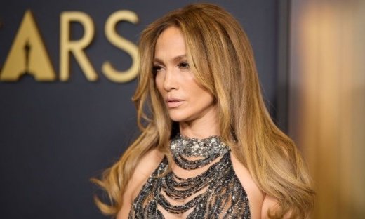 Η Τζένιφερ Λόπεζ επιστρέφει με διπλό ρόλο στα American Music Awards