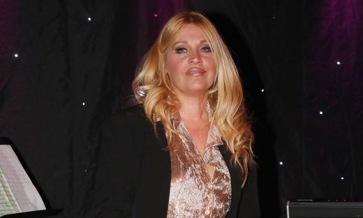 Σαμπρίνα: Η προσβολή για την εμφάνισή της και η αποστομωτική απάντηση – «Αυτό ονομάζεται βρογχοκήλη»