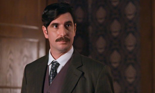 Grand Hotel: Ο Ρήγας πετάει έξω από το ξενοδοχείο τον αστυνόμο Κομνηνό