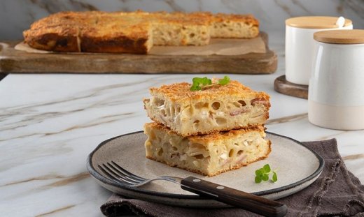 Αυτή τη συνταγή θα την λατρέψεις! Μακαρονόπιτα χωρίς φύλλο από τον Άκη Πετρετζίκη