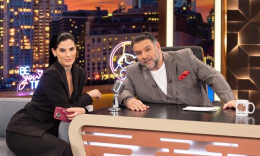 Αρναούτογλου-H αναφορά στον αδελφό του on air: «Έχουμε τέσσερα χρόνια διαφορά, δεν με ήθελε...»