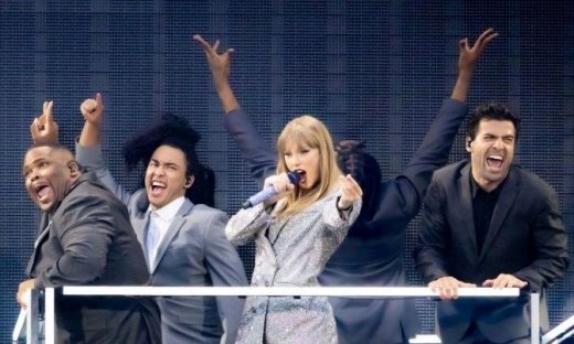 Η Τέιλορ Σουίφτ χάρισε χαμόγελα σε παιδιά σε νοσοκομείο της Φλόριντα