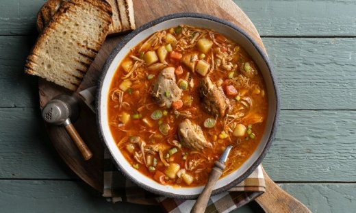 Πικάντικη σούπα με κοτόπουλο από τον Άκη Πετρετζίκη!