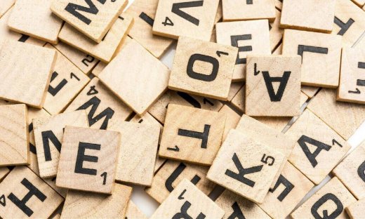 Παγκόσμια Ημέρα Ελληνικής Γλώσσας: Ομειλείτε ελληνικά; Στην τηλεόραση πάντως δεν τα πάνε πολύ καλά!