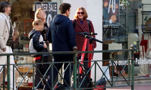 Casual & κομψοί: Η stylish εμφάνιση του Νίκου Ψαρρά & της Ελένης Καρακούλη στην Αθήνα!