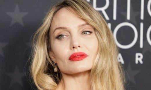 Η Αντζελίνα Τζολί μετά τη Μαρία Κάλλας «χτυπά» στη μεγάλη οθόνη με την ταινία «Couture»