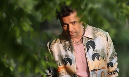 Θοδωρής Μαραντίνης: «Δεν μπορώ να αντισταθώ στο καλό σεξ και στα ταξίδια»