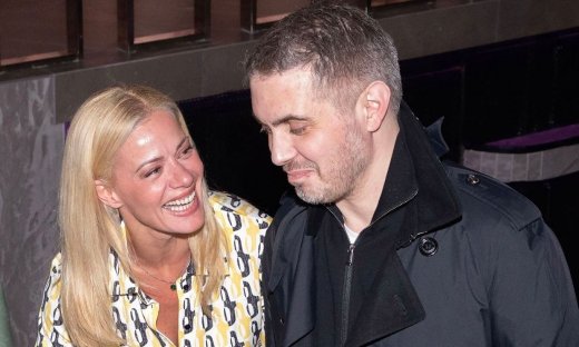 Οι τρυφερές ματιές Μακρυπούλια - Χατζηγιάννη στην κοπή πίτας του ΑΝΤ1