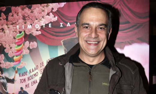 Κρατερός Κατσούλης: «Μια κοπέλα μου ζήτησε το τηλέφωνό μου στο θέατρο και πάγωσα»