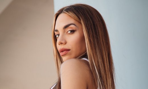 Κρυσταλλία: «Ήμουν παιδί με γαλλικά, πιάνο και μπαλέτο. Είμαι αθυρόστομη και αγοροκόριτσο»