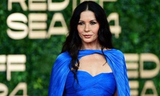 H Κάθριν Ζέτα-Τζόουνς επιστρέφει στη μικρή οθόνη