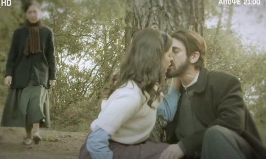 Άγιος Έρωτας: Η Βιργινία πιάνει στα πράσα τον Πατέρα Νικόλαο με την Χλόη να φιλιούνται