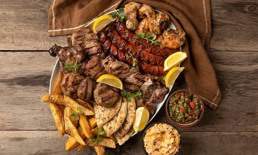 Το απόλυτο mix grill από τον Άκη Πετρετζίκη