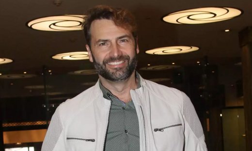 Μπουγιούρης: «Με ρώτησαν σε συνέντευξη “πώς αισθάνεστε που δεν σας γνωρίζει ο κόσμος του θεάτρου;”»